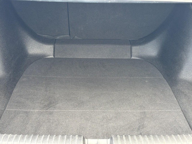 Honda Accord Hybrid Vehicle Full-screen Gallery Image 04