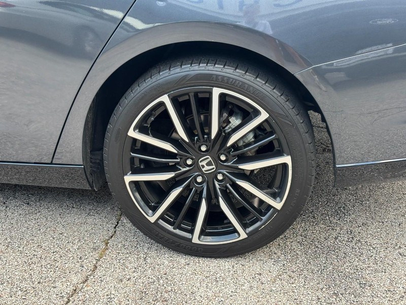 Honda Accord Hybrid Vehicle Full-screen Gallery Image 07