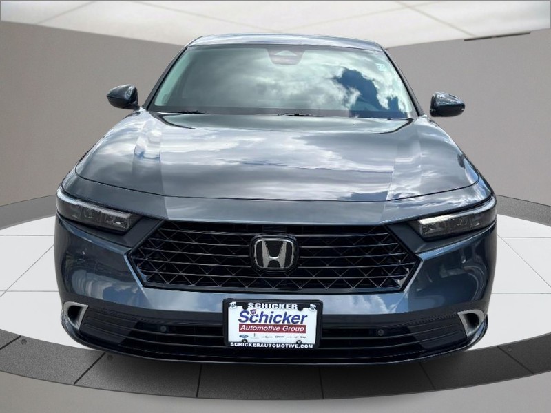 Honda Accord Hybrid Vehicle Full-screen Gallery Image 09