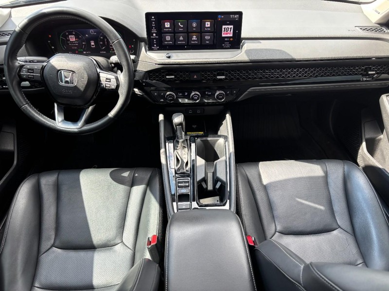 Honda Accord Hybrid Vehicle Full-screen Gallery Image 11