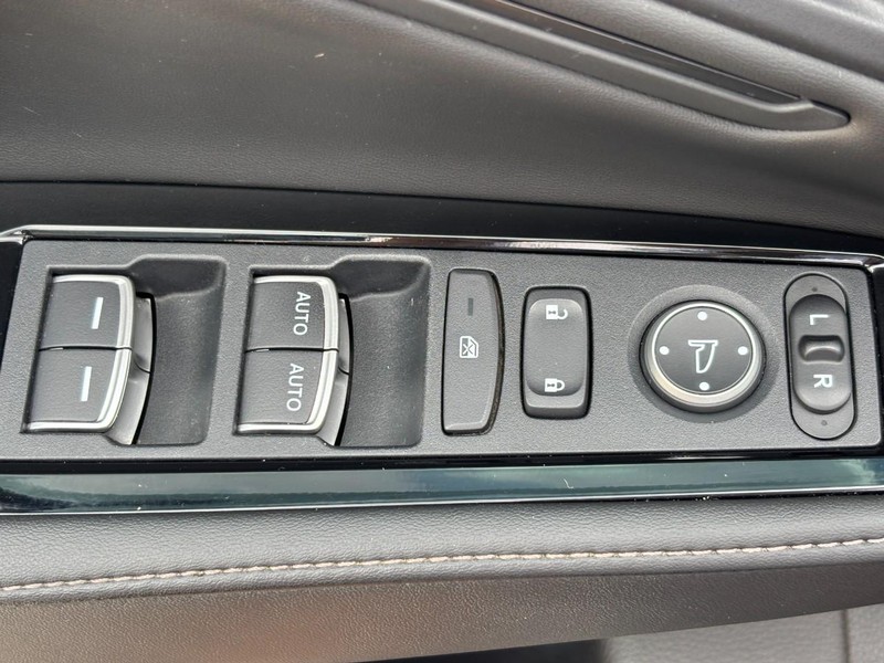 Honda Accord Hybrid Vehicle Full-screen Gallery Image 22