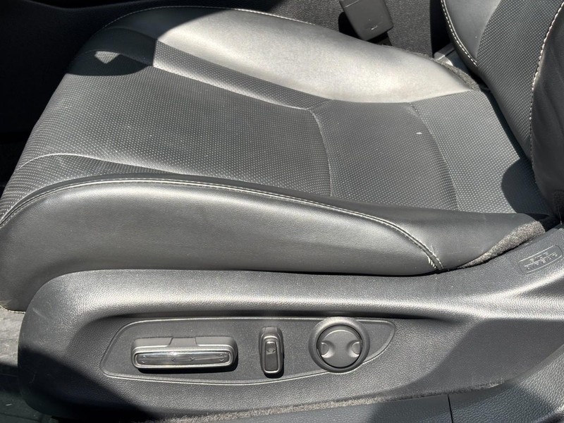 Honda Accord Hybrid Vehicle Full-screen Gallery Image 24