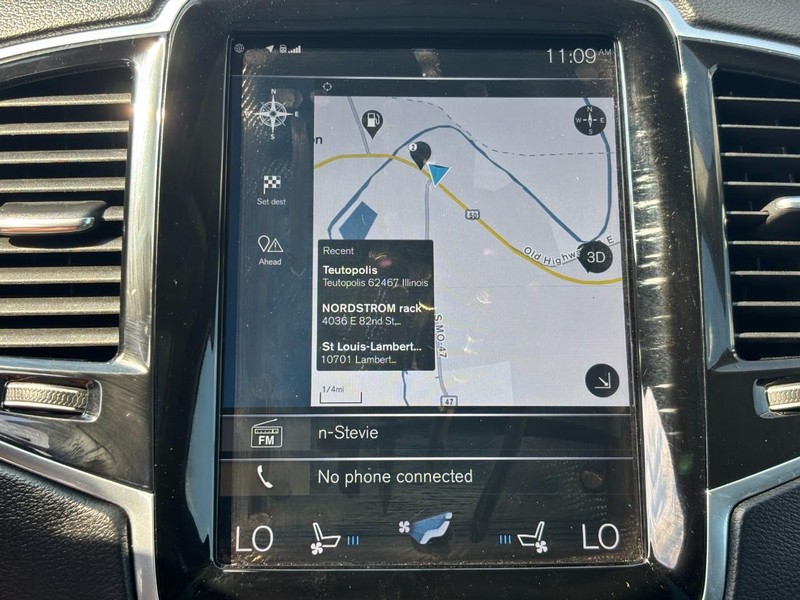 Volvo XC90 Recharge Plug-In Hybrid Vehicle Full-screen Gallery Image 23