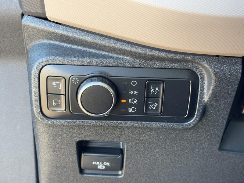 Ford Bronco Vehicle Full-screen Gallery Image 16