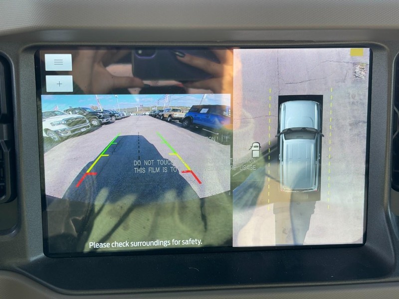 Ford Bronco Vehicle Full-screen Gallery Image 21