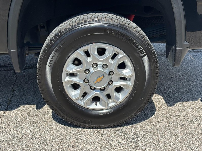 Chevrolet Silverado 2500HD Vehicle Full-screen Gallery Image 07