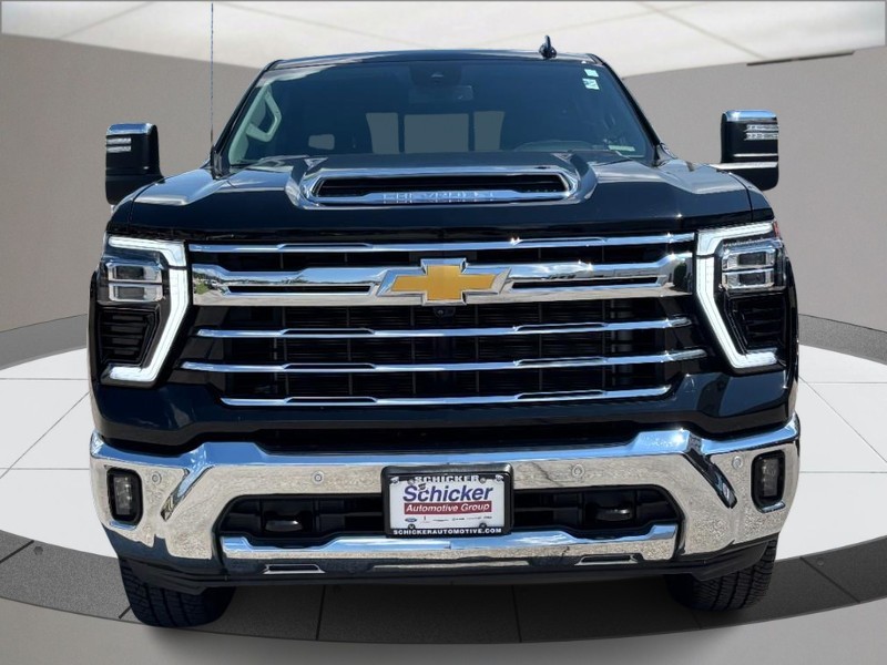 Chevrolet Silverado 2500HD Vehicle Full-screen Gallery Image 09