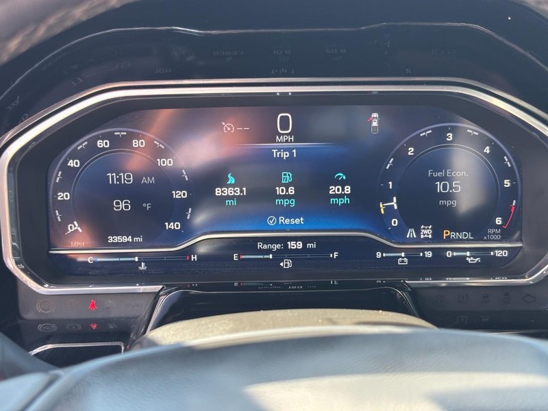 Chevrolet Silverado 2500HD Vehicle Full-screen Gallery Image 19