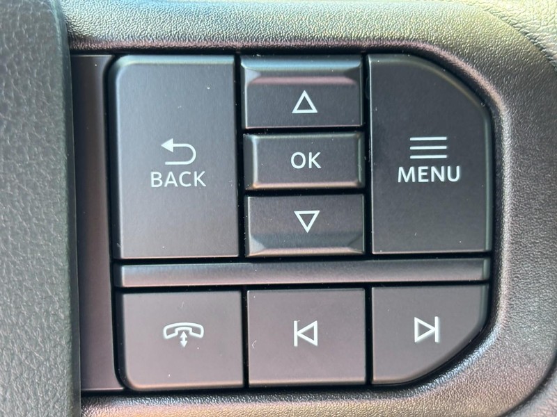 Ford Super Duty F-350 DRW Vehicle Full-screen Gallery Image 08