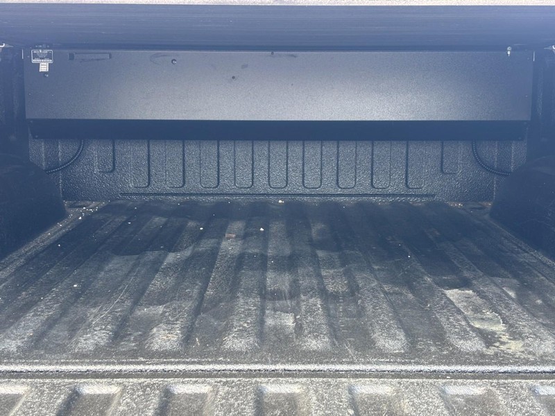 Ram 1500 Vehicle Full-screen Gallery Image 04