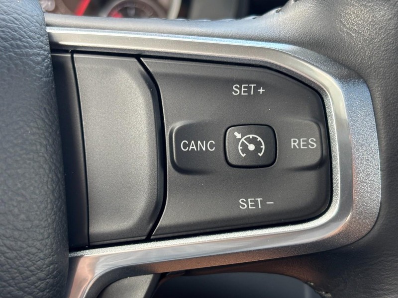 Ram 1500 Vehicle Full-screen Gallery Image 18