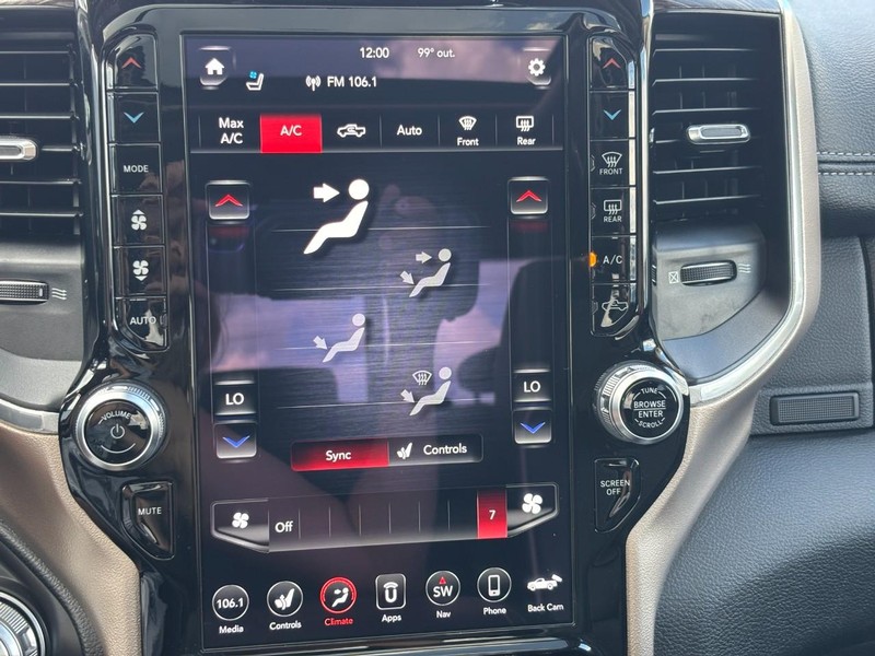 Ram 1500 Vehicle Full-screen Gallery Image 21