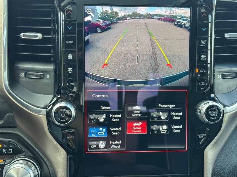 Ram 1500 Vehicle Full-screen Gallery Image 22