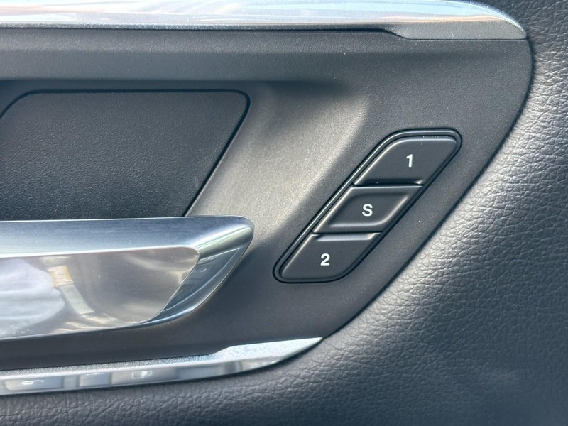 Ram 1500 Vehicle Full-screen Gallery Image 26