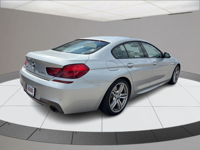 BMW 6 Series Vehicle Full-screen Gallery Image 03