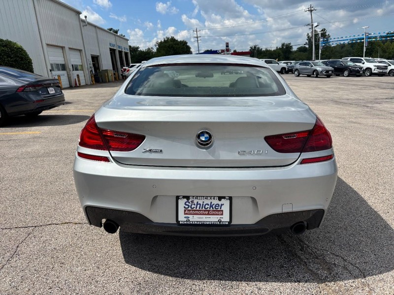 BMW 6 Series Vehicle Full-screen Gallery Image 05