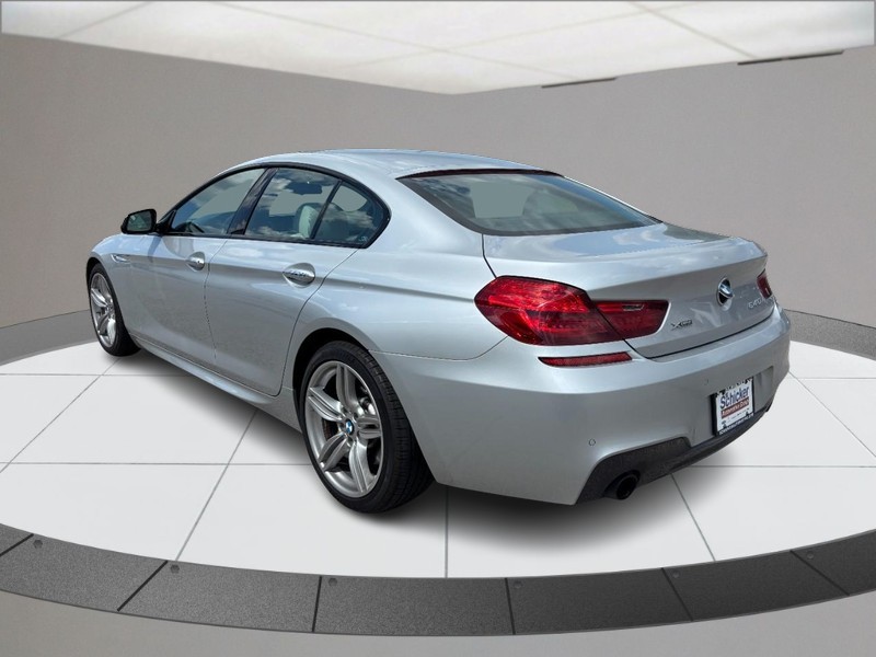 BMW 6 Series Vehicle Full-screen Gallery Image 06