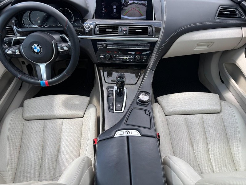 BMW 6 Series Vehicle Full-screen Gallery Image 12