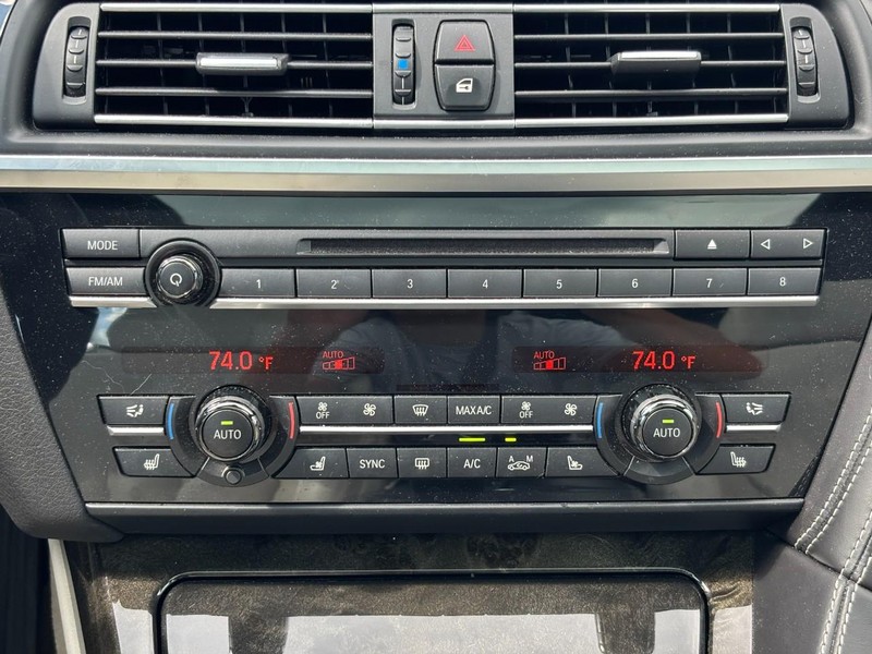 BMW 6 Series Vehicle Full-screen Gallery Image 15