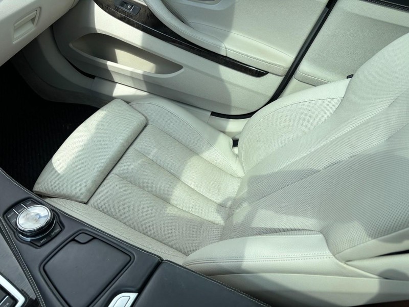 BMW 6 Series Vehicle Full-screen Gallery Image 16