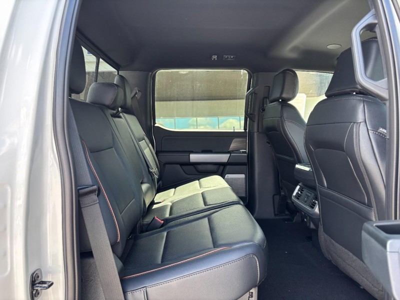 Ford F-150 Vehicle Full-screen Gallery Image 05