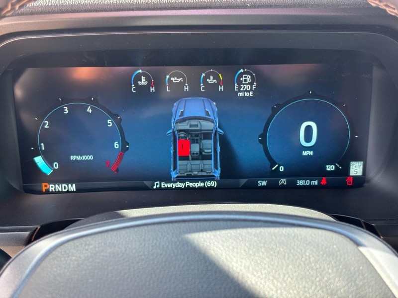 Ford F-150 Vehicle Full-screen Gallery Image 14