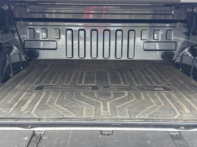 Ford F-150 Vehicle Full-screen Gallery Image 04