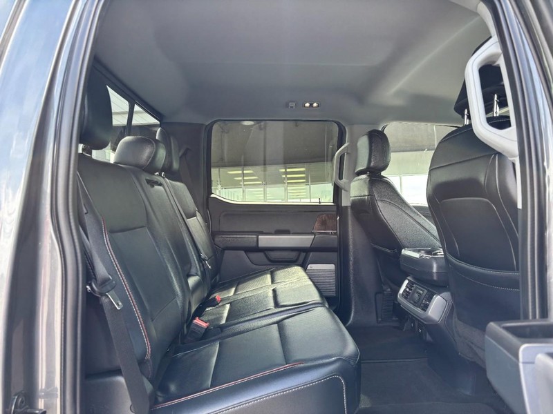 Ford F-150 Vehicle Full-screen Gallery Image 10