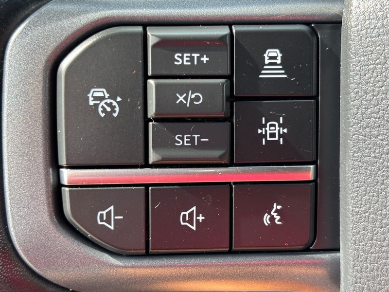 Ford F-150 Vehicle Full-screen Gallery Image 17