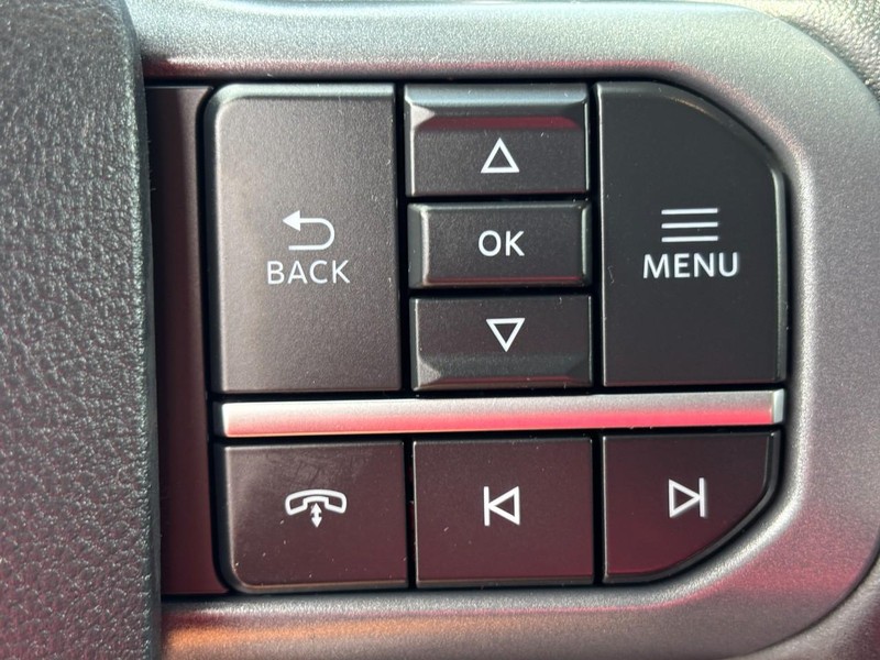 Ford F-150 Vehicle Full-screen Gallery Image 18