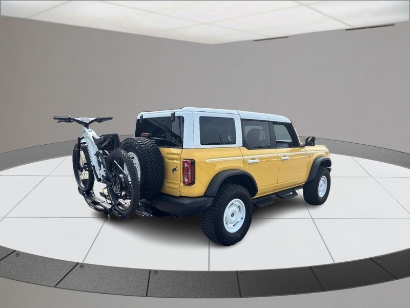 Ford Bronco Vehicle Full-screen Gallery Image 03