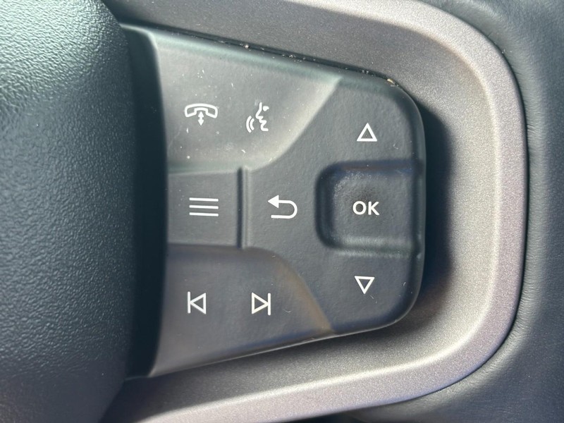 Ford Bronco Vehicle Full-screen Gallery Image 17