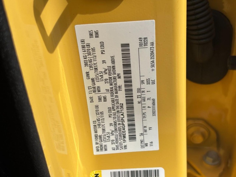 Ford Bronco Vehicle Full-screen Gallery Image 25