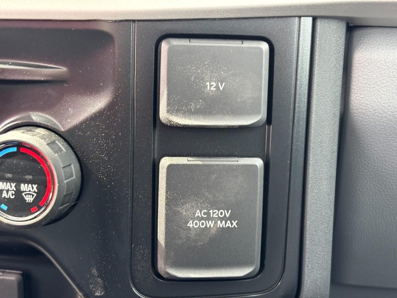 Ford Super Duty F-350 SRW Vehicle Full-screen Gallery Image 14