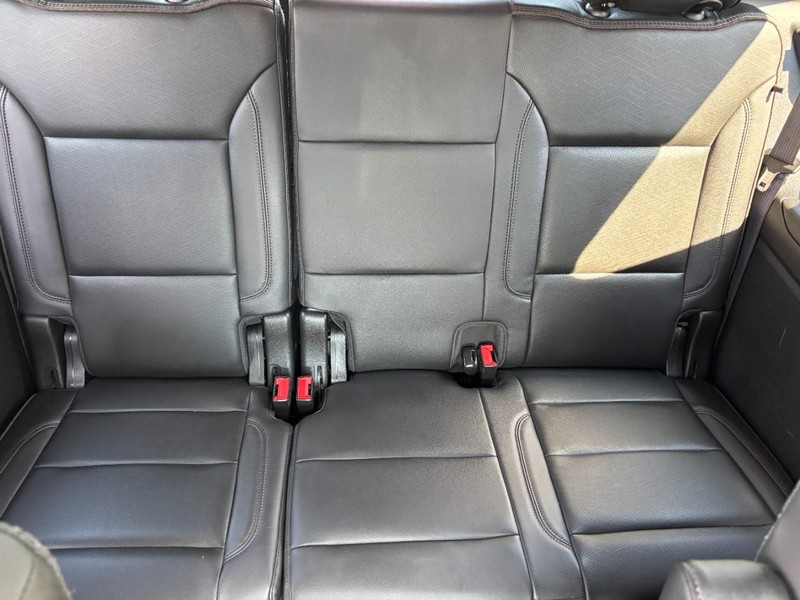 Chevrolet Tahoe Vehicle Full-screen Gallery Image 11