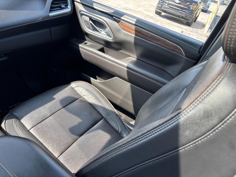 Chevrolet Tahoe Vehicle Full-screen Gallery Image 16