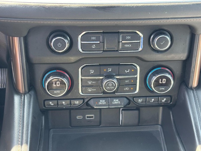 Chevrolet Tahoe Vehicle Full-screen Gallery Image 23