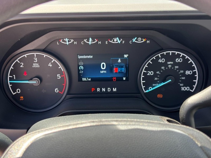 Ford Super Duty F-350 DRW Vehicle Full-screen Gallery Image 13