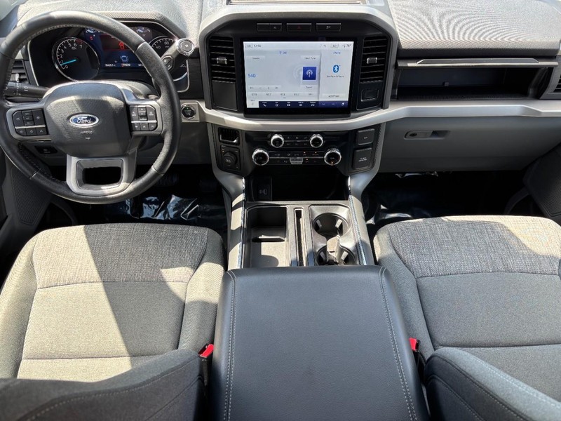 Ford F-150 Vehicle Full-screen Gallery Image 11