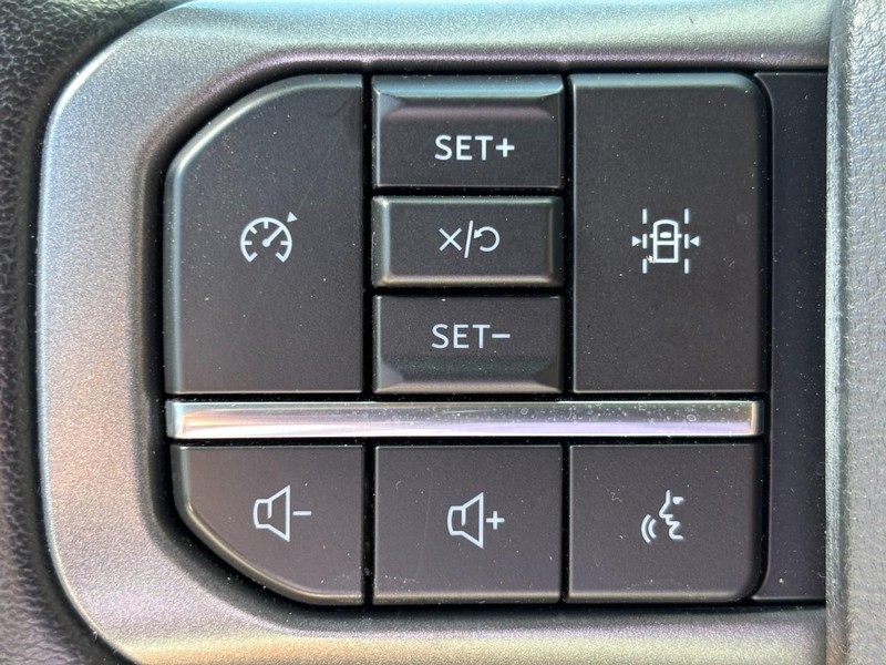 Ford F-150 Vehicle Full-screen Gallery Image 17