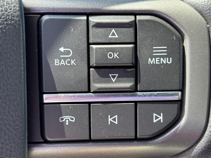 Ford F-150 Vehicle Full-screen Gallery Image 18