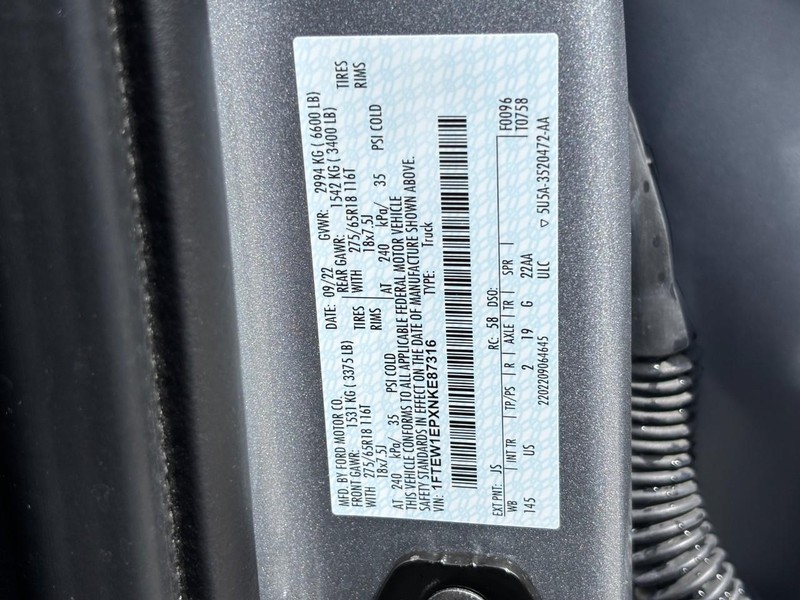 Ford F-150 Vehicle Full-screen Gallery Image 26