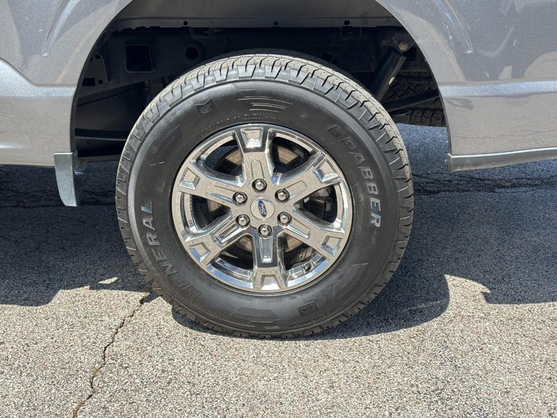 Ford F-150 Vehicle Full-screen Gallery Image 07