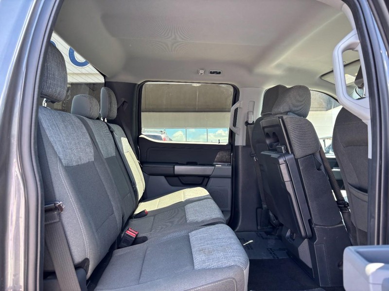 Ford F-150 Vehicle Full-screen Gallery Image 10