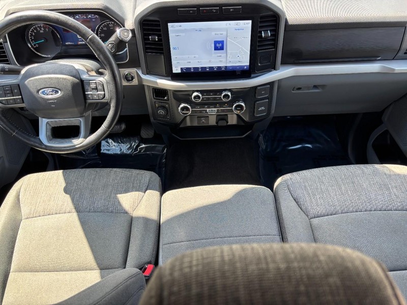 Ford F-150 Vehicle Full-screen Gallery Image 11