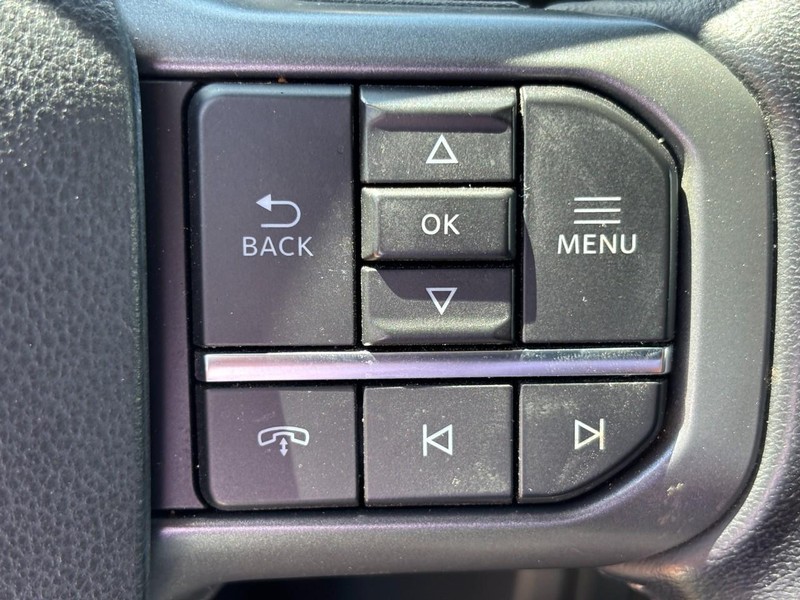 Ford F-150 Vehicle Full-screen Gallery Image 18