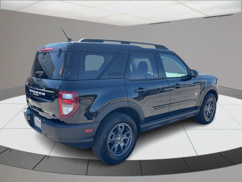 Ford Bronco Sport Vehicle Full-screen Gallery Image 03