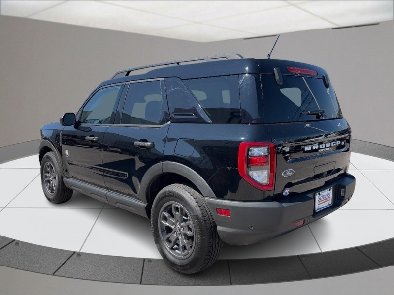 Ford Bronco Sport Vehicle Full-screen Gallery Image 06