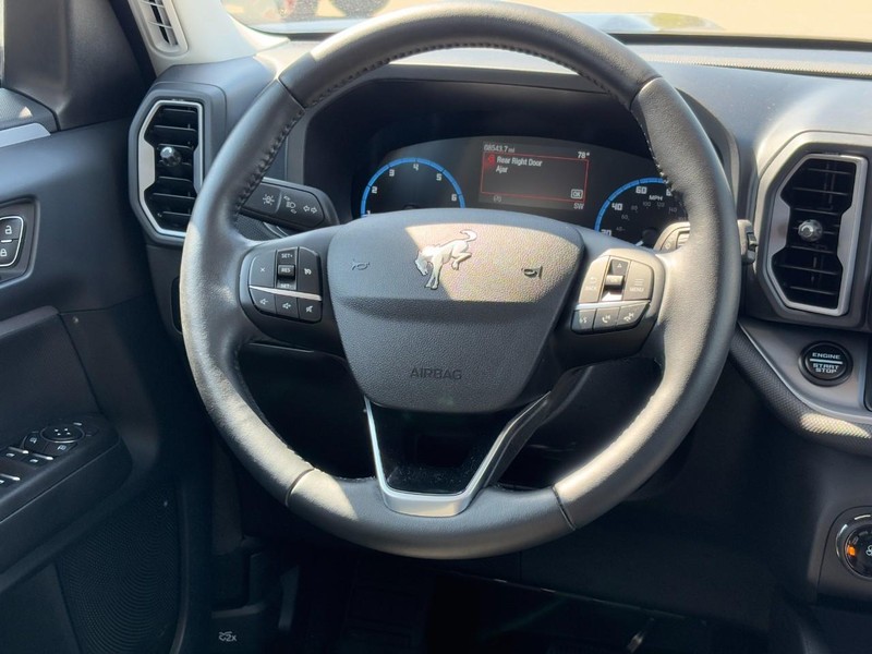 Ford Bronco Sport Vehicle Full-screen Gallery Image 12