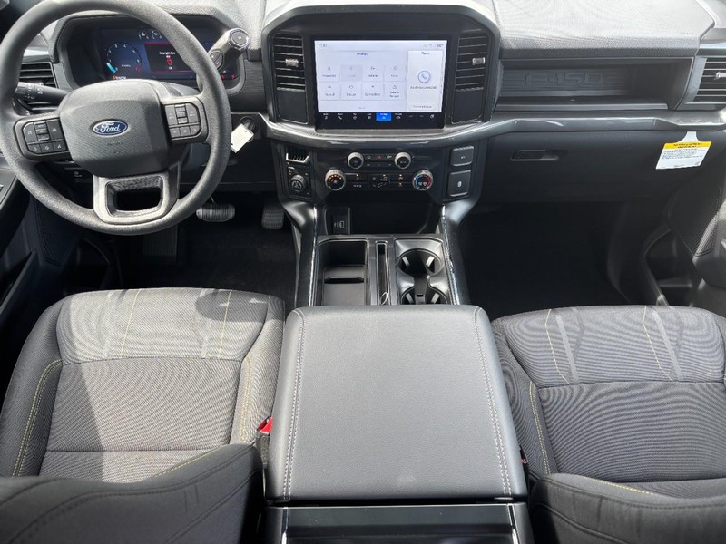 Ford F-150 Vehicle Full-screen Gallery Image 06